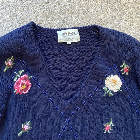 NWT ~ VTG ~ 1990s ~ Susan Bristol ~ Navy Sweater ~ Embroidered Flower ~ Size L - Picture 3 of 7